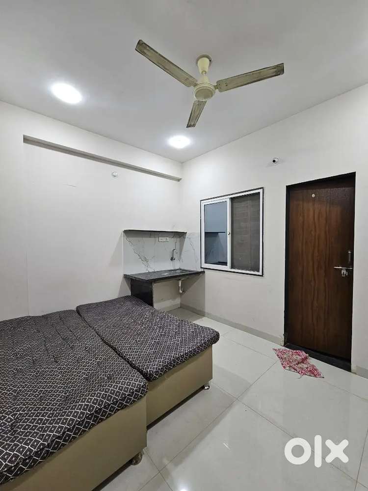 1RK FULL INDEPENDENT SEMI FURNISHED FOR BOYS/GIRLS/COUPLES