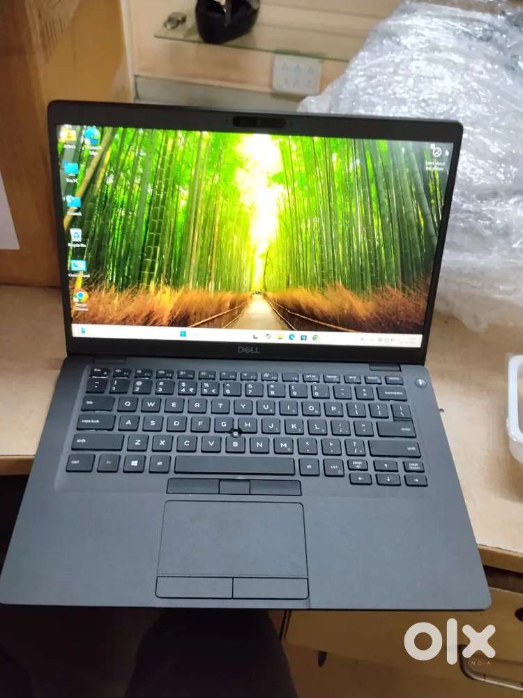 ¹Dell latitude i3 6th gen 8gb ram 256ssd Harddisk 14”Screen Adaptor