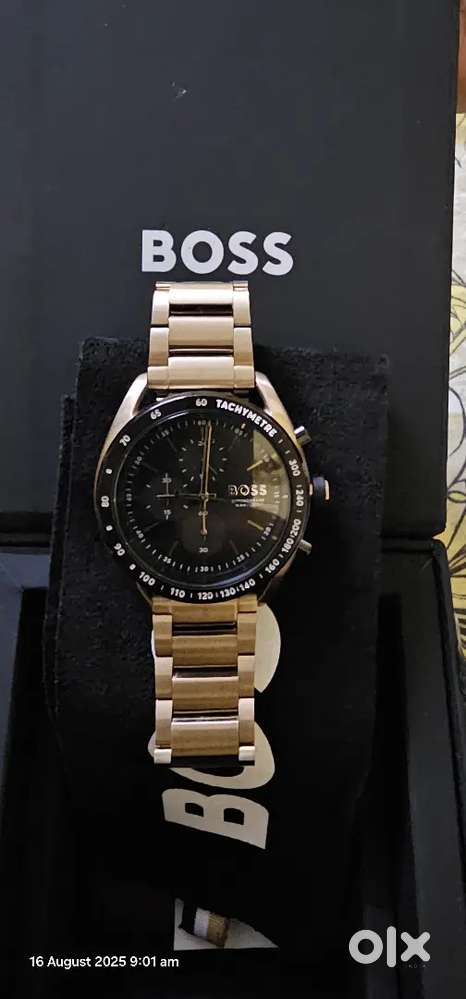 BOSS Center Court Qtz Chrono Black Round Dial Ionic Plated Beige Gold