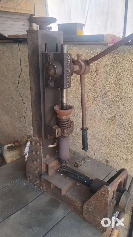 Single phase molding machine chalu condisan