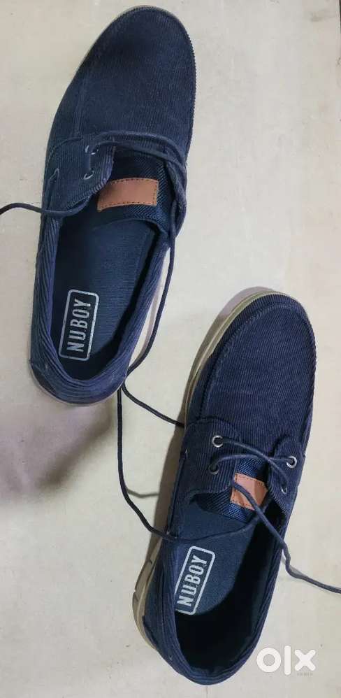 Textured Velvet Boat lace shoes