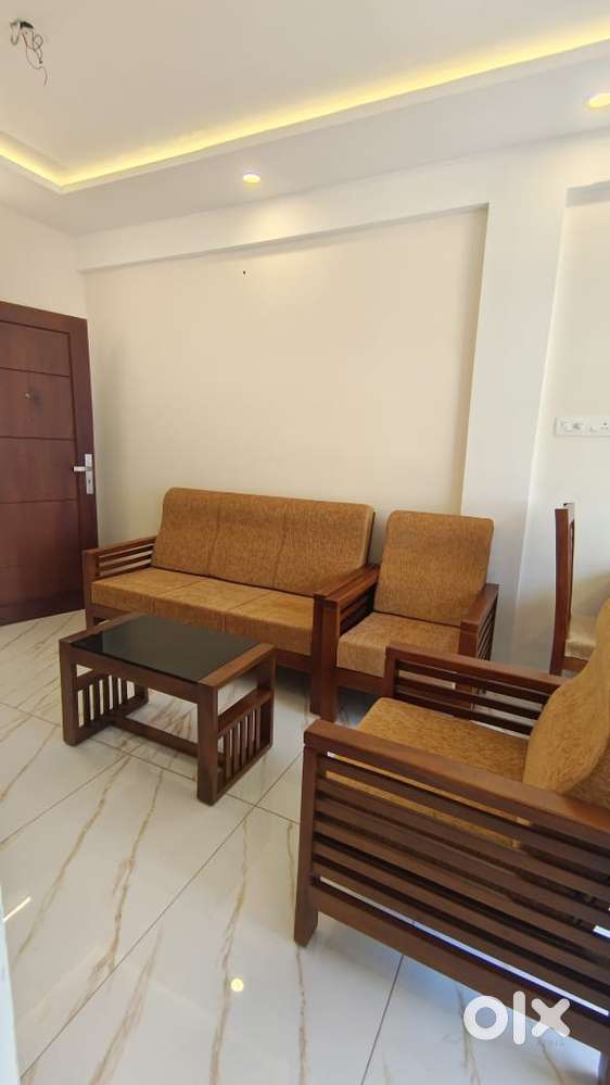 PREMIUM BEDSPACE FOR  LADIES IN 1BHK  FURNISHED @STADIUM/PALARIVATTOM