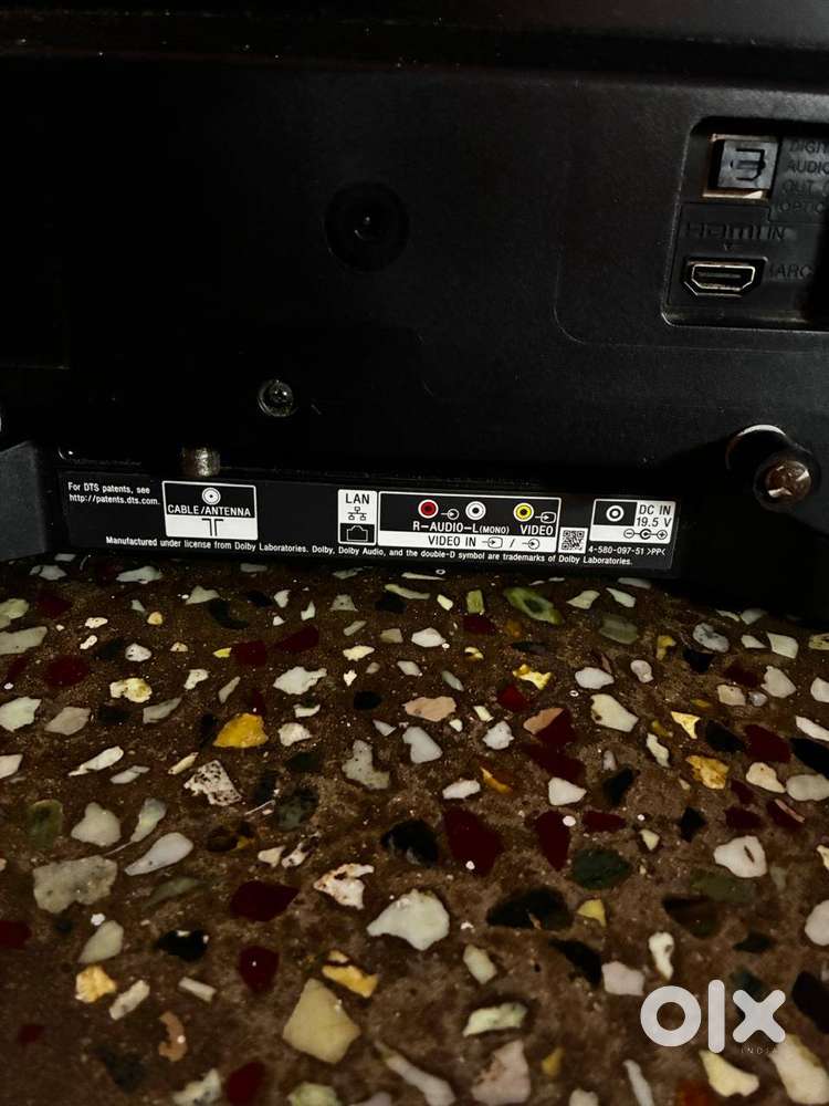 SONY 40 INCHES LED FULL HD TV FOR SALES DISPLAY BROKEN
