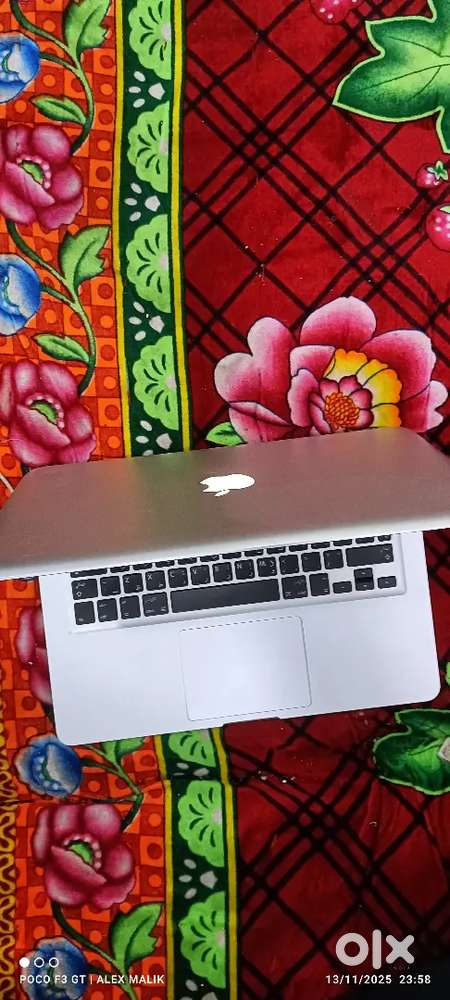 Apple MacBook Pro - urgent sale. Need Money - i7 processor