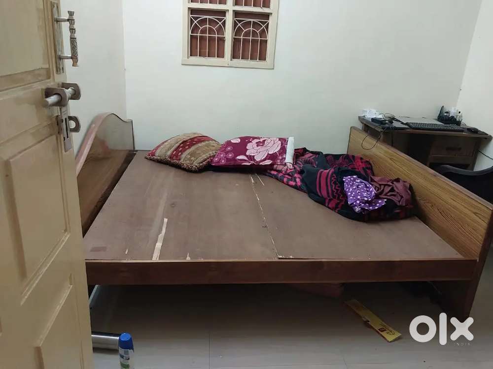 Wooden Cot For Sale