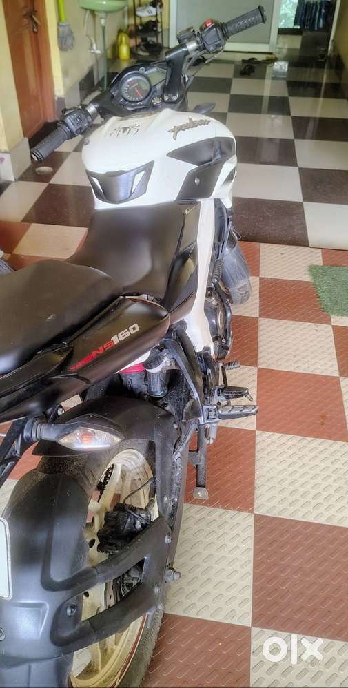 NS 160 BS6 dual tone pearl white colour