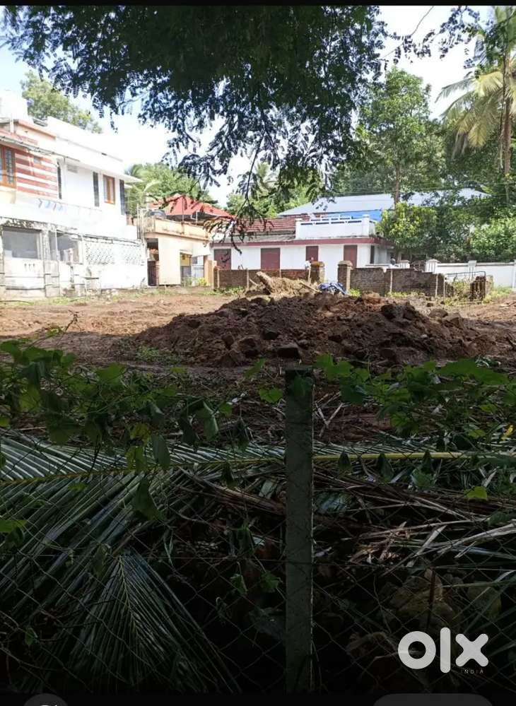 Plot sale in KUNISSERY