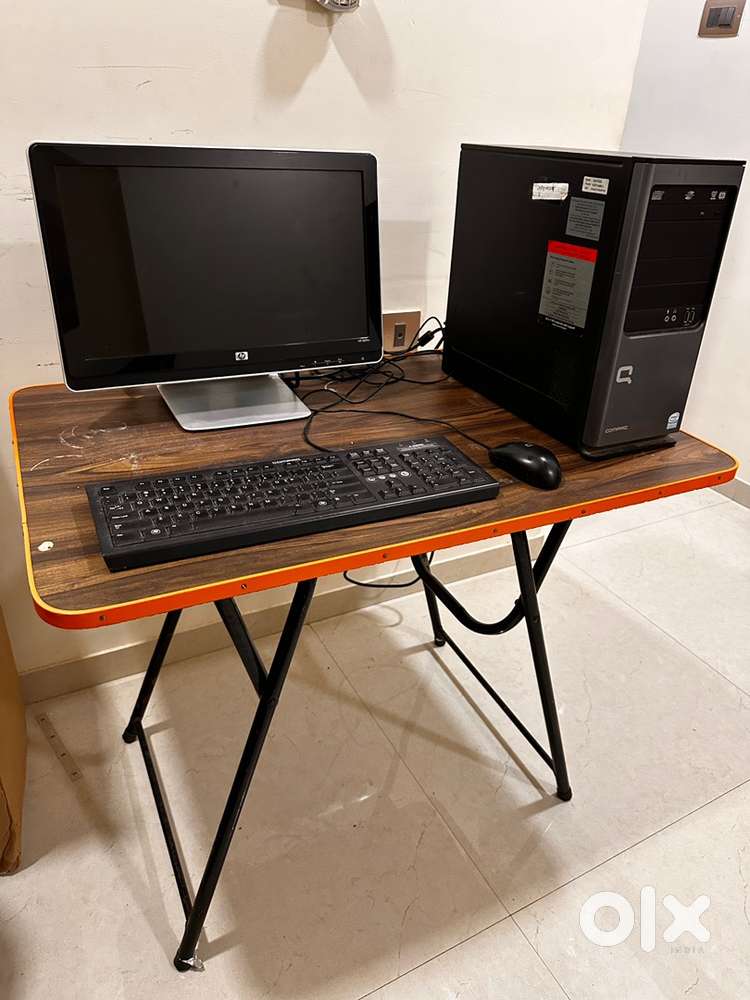 HP Computer Set including Foldable Table