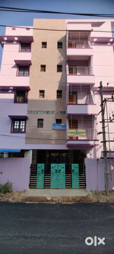 Semi Furnished 2-BHK apt. with Generator Backup and other facilities11