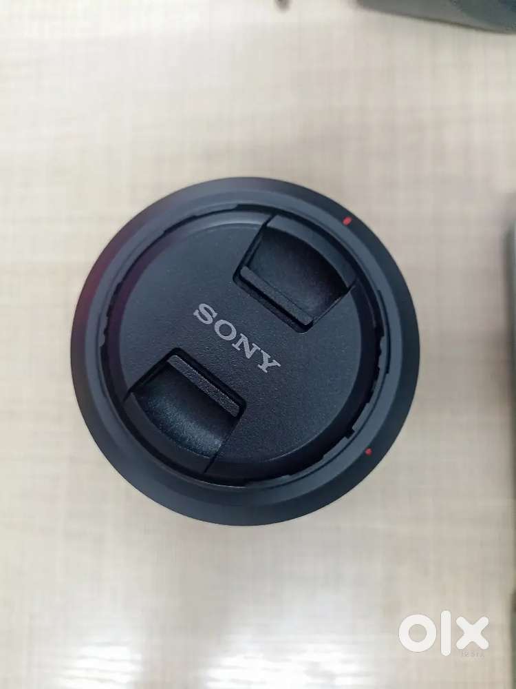 New one , 3 month old,sony fe 28-70 lens sony oss