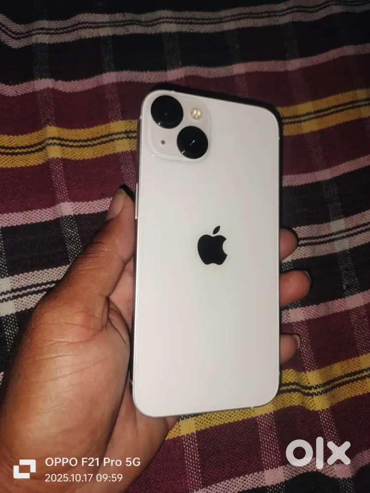 Iphone 13 white color