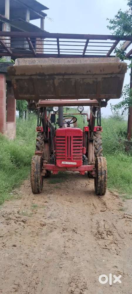 Mahindra 265 Tractor with Loader