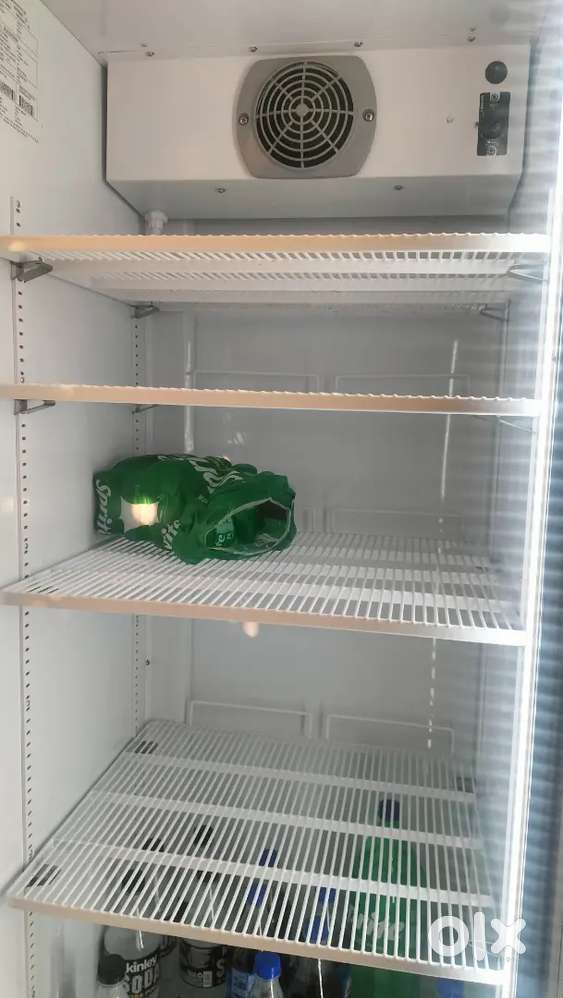 COMMERCIAL GLASS DOOR FRIDGE