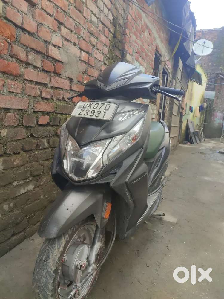 Bike Leni h is liye sell kra hu First owner h intrested log hi msg kre
