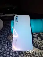 4/128 mint condition phone
