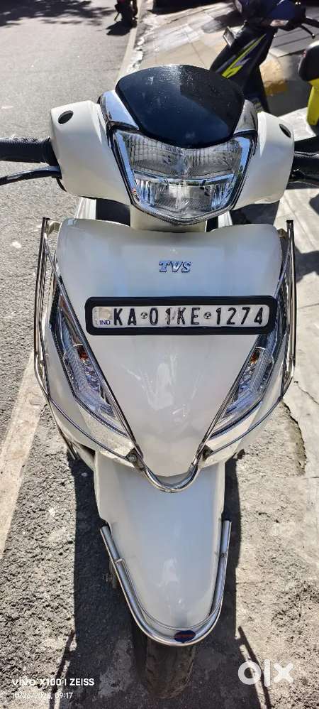 Single owner, 06/2024, can't find single scratchs