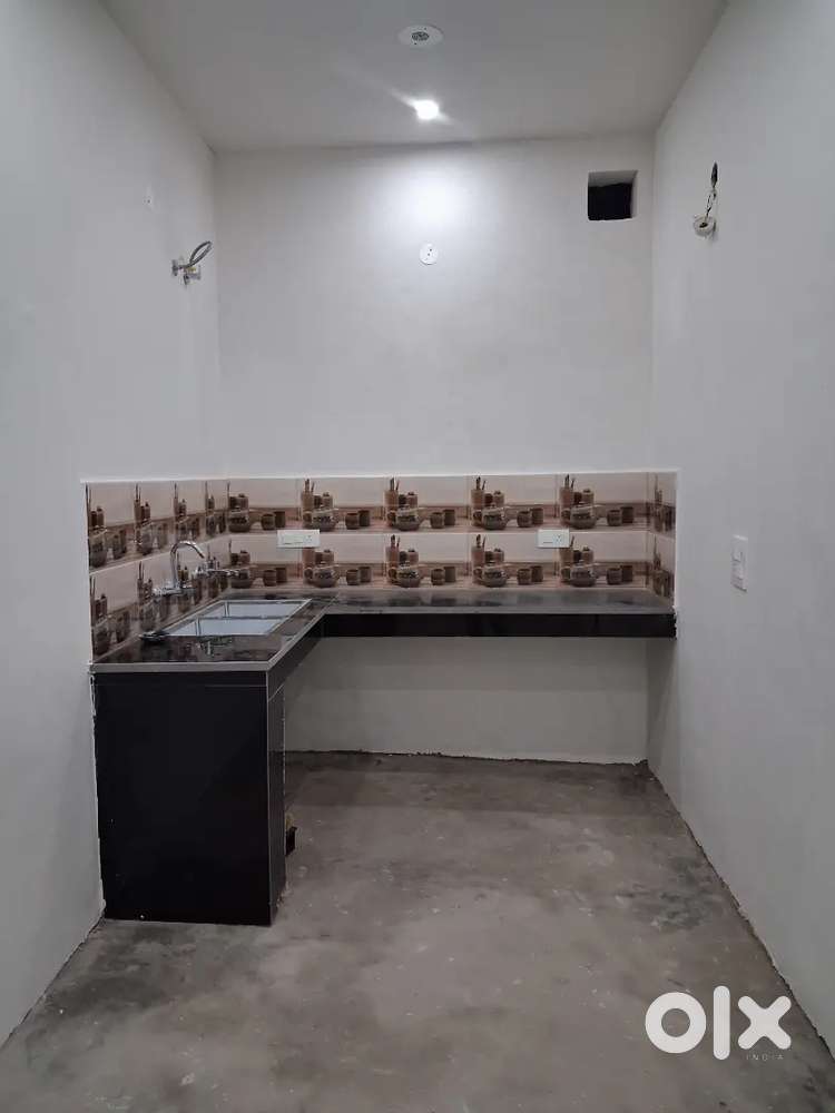 2 room Set available For rent