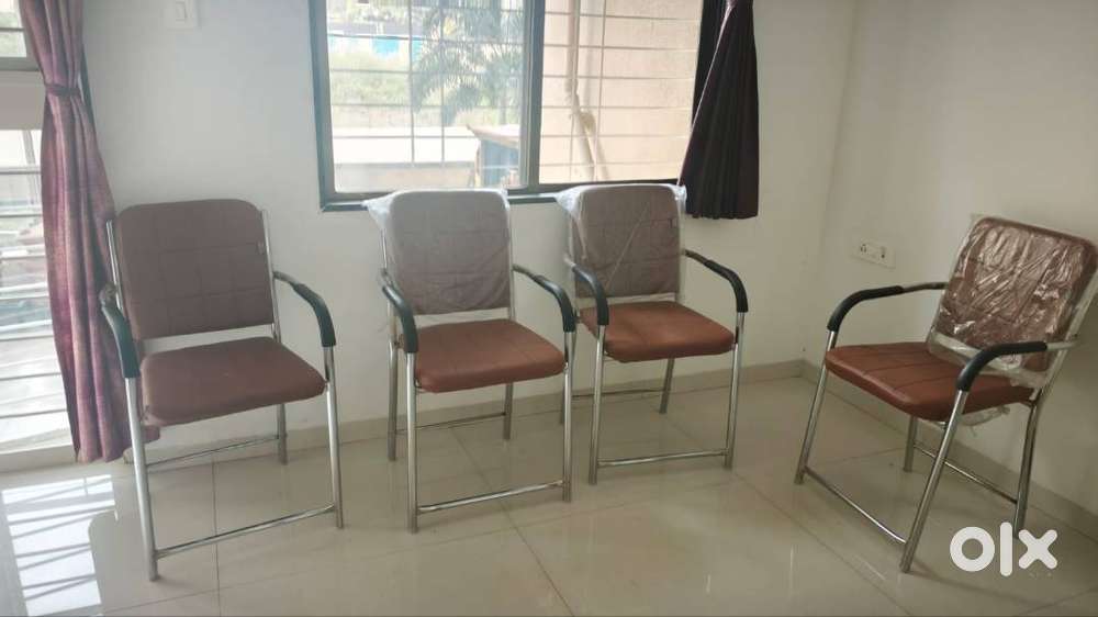 4 brand new chairs