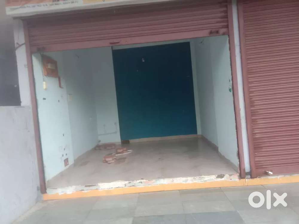 Shop available for rent (in tulsi nagar nipania)