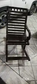 Rocking Chair In Sangwan Wood Rohini Sec 2