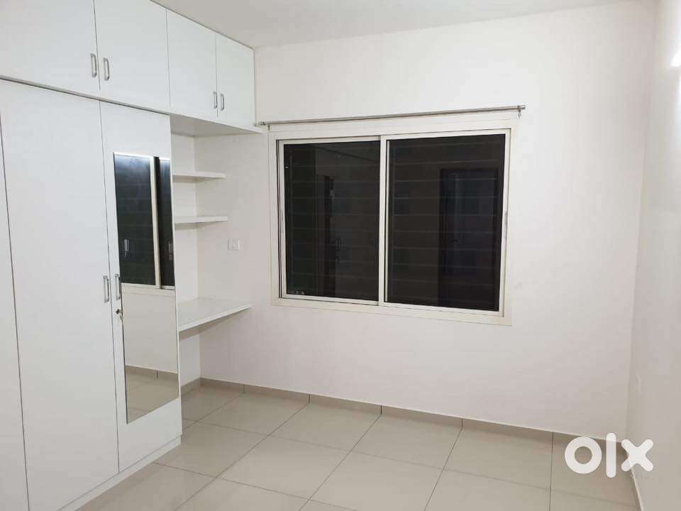 3BHK Flat available in Panathur for lease ready to move