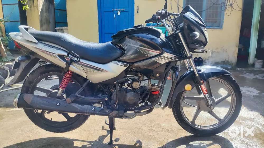 Hero Glamour 2017 ending model black and gold colour