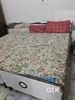 6*6 bed, very heavy in good condition