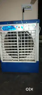 Cooler with stand