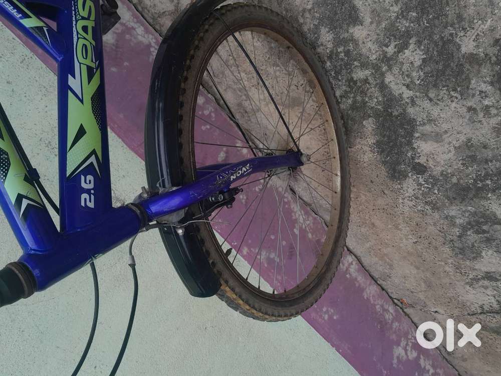 Avon Blue Cycle 26 inch