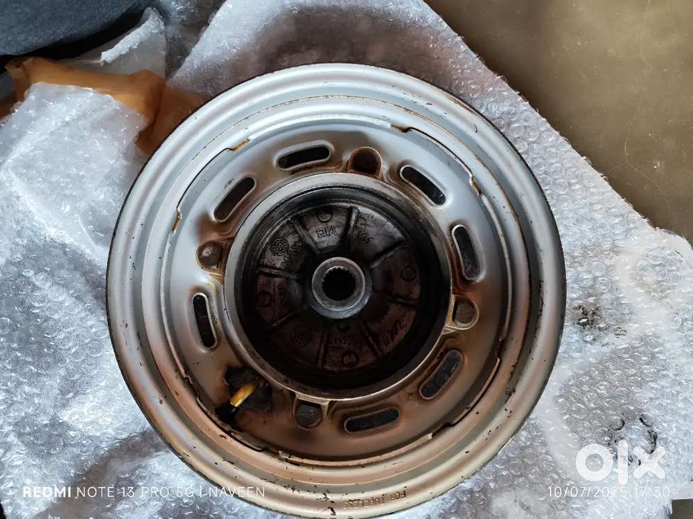 HONDA 6G RIM AND HUB FULL CONDITION