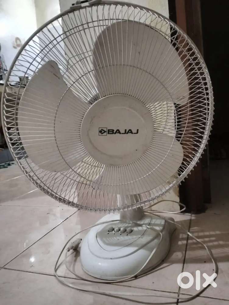 Bajaj Table Fan