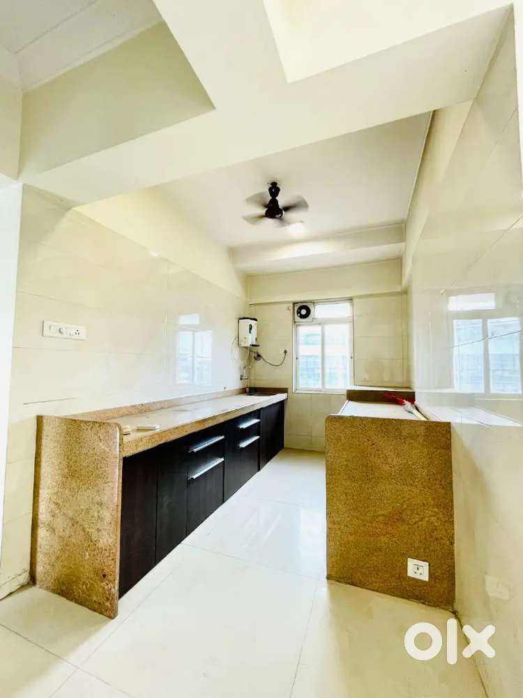 Crescent landmark 2bhk flat on sale in 1.72Cr in marol naka metro.