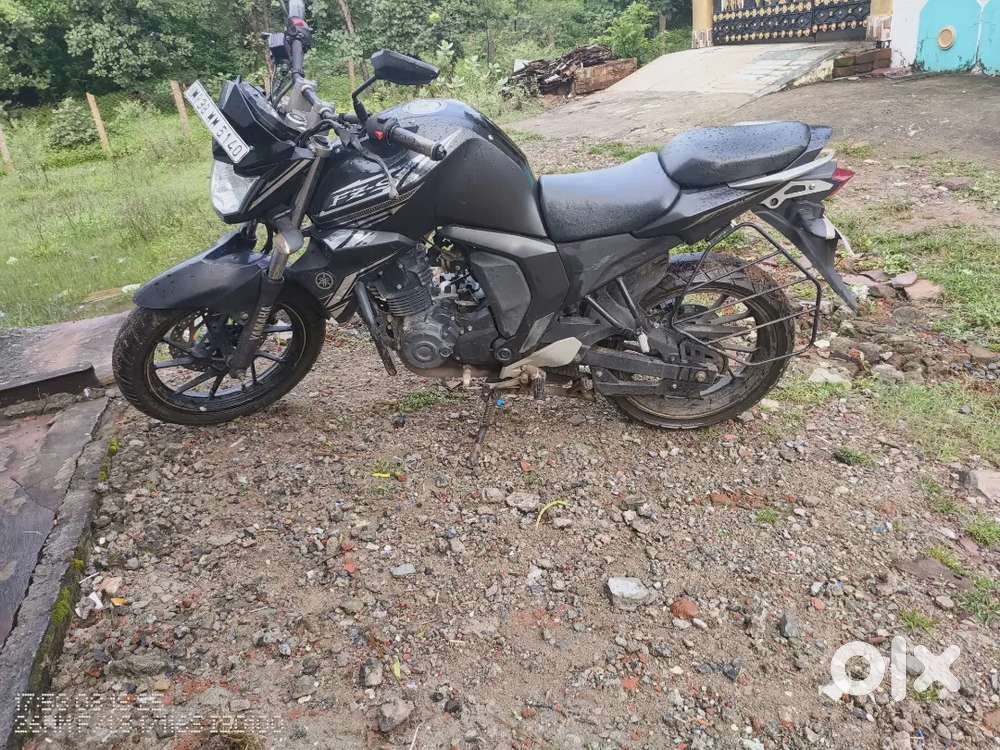 I want to sell Yamaha fzs v 2.0 top model dual disc