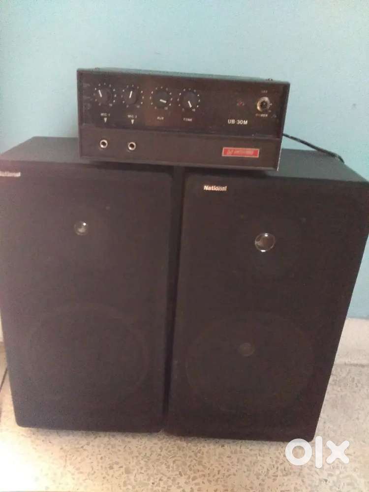 Brand New Condition 2 Dj Columns and 1 Ahuja UB 30 Amplifier new