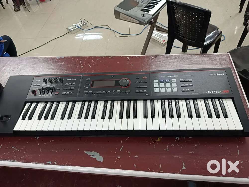 Roland XPS 30  Synthesized keyboard