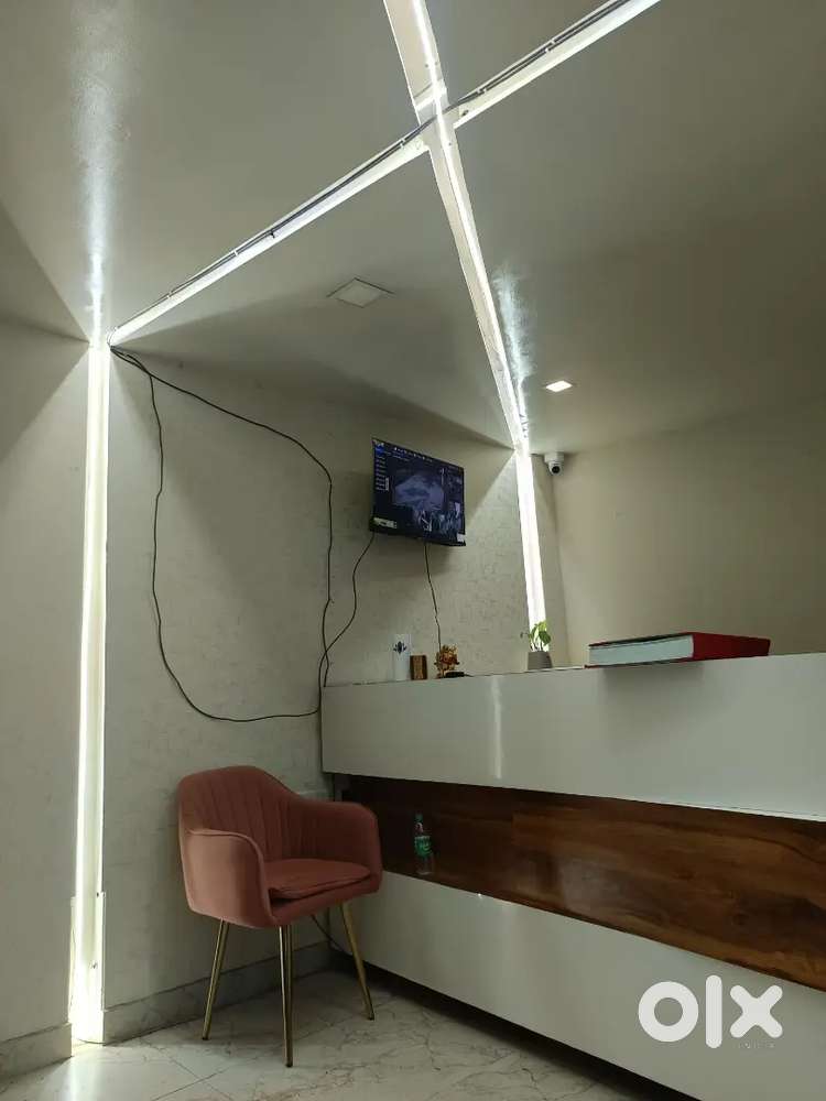 Receptionist needed-Apply now! Both boys and girls