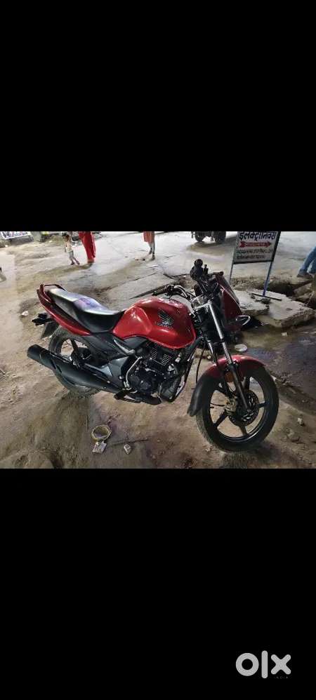 UNICORN 160 WITH SINGEL HAND DRIVEN WITH SERVICE RECORD COLOUR RED