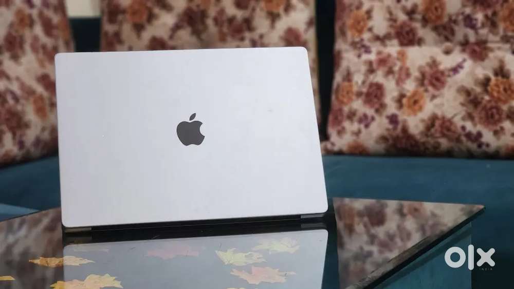 M1 Apple Macbook Pro 32GB Ram 512GB Apple SSD Touch ID 2022Mfd