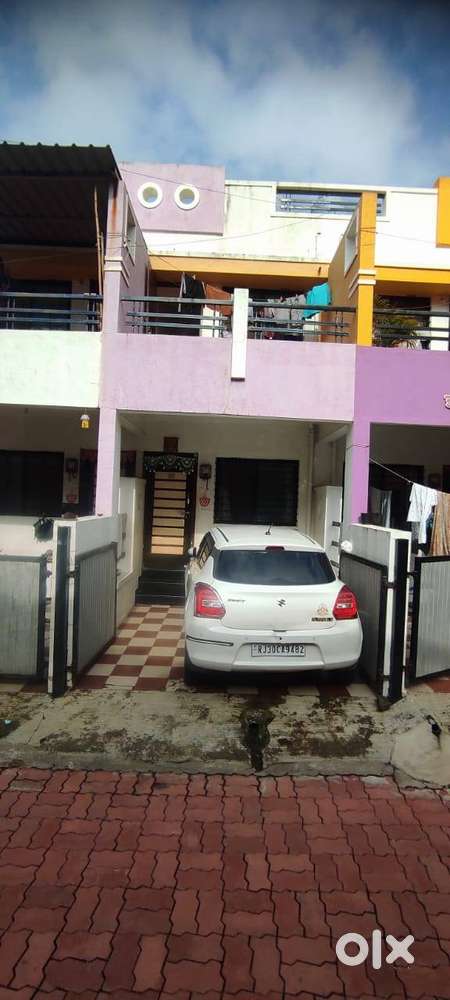 Pleasant row house for sell