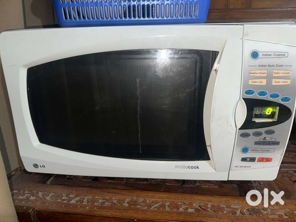 Fully Functional Microwave – Great Condition