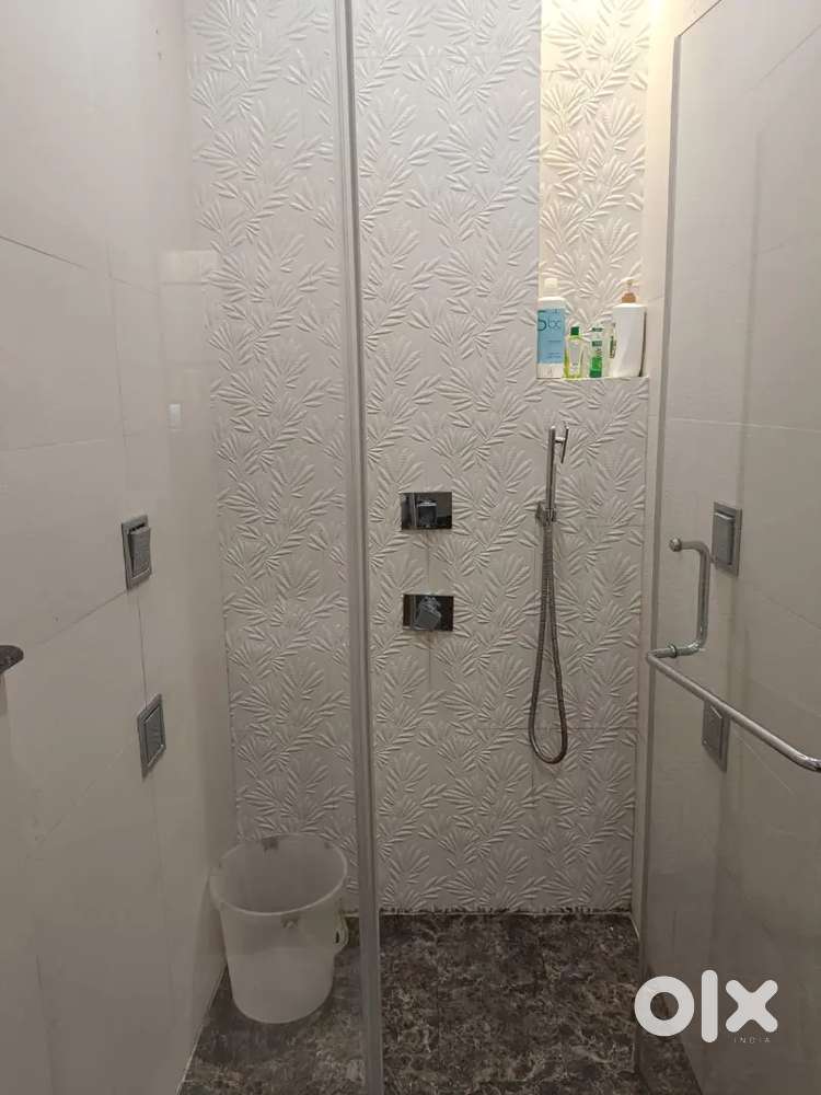 Female flat mate