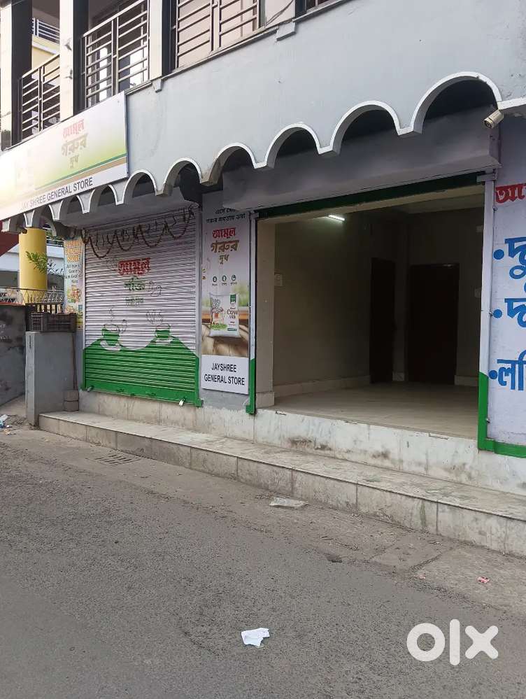 192sqft SHOP FOR RENT