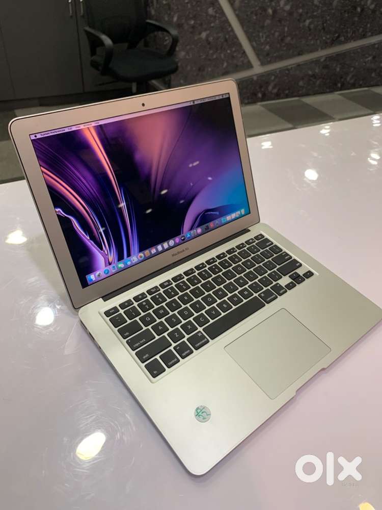 MacBook Air / A1466 / i5 / 4GB RAM / 128GB SSD / 13inch / Warranty