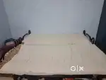 2 લોખંડની સેટિ ગાદલા સાથે વેચવાની