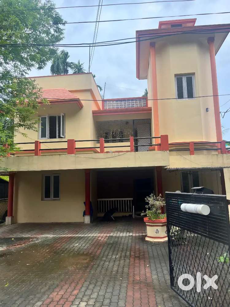 2 BHK Semi- furnished, Thaikudam