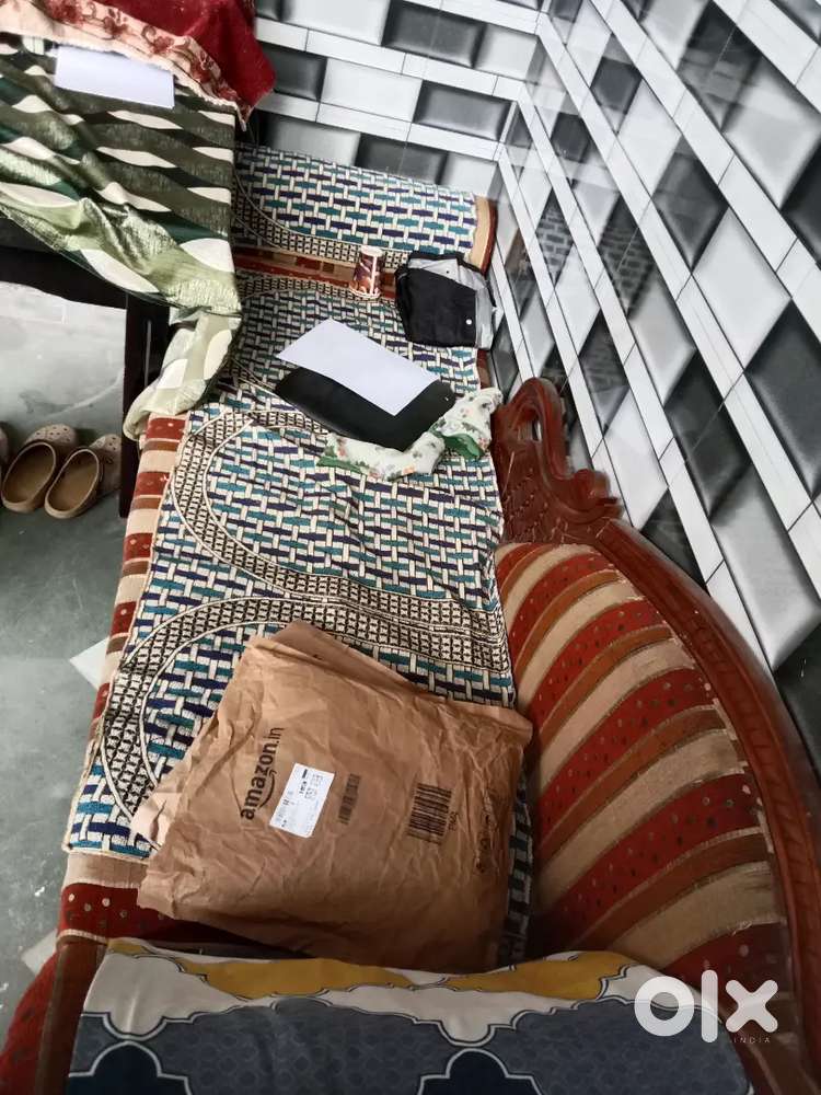 3 seater couch for sell