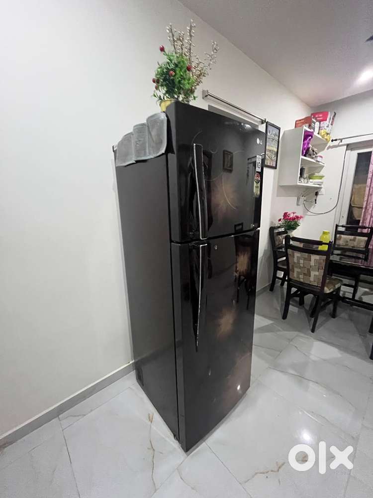 LG Fridge 335 Litres.