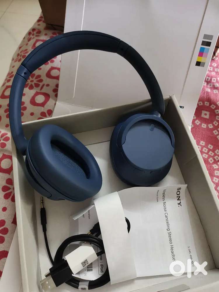 Sony WH-CH720N NC headphones, 28th Oct bought  ₹7898, now ₹6500 nego.