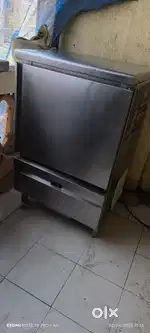 Deep freezer for cake and chiken