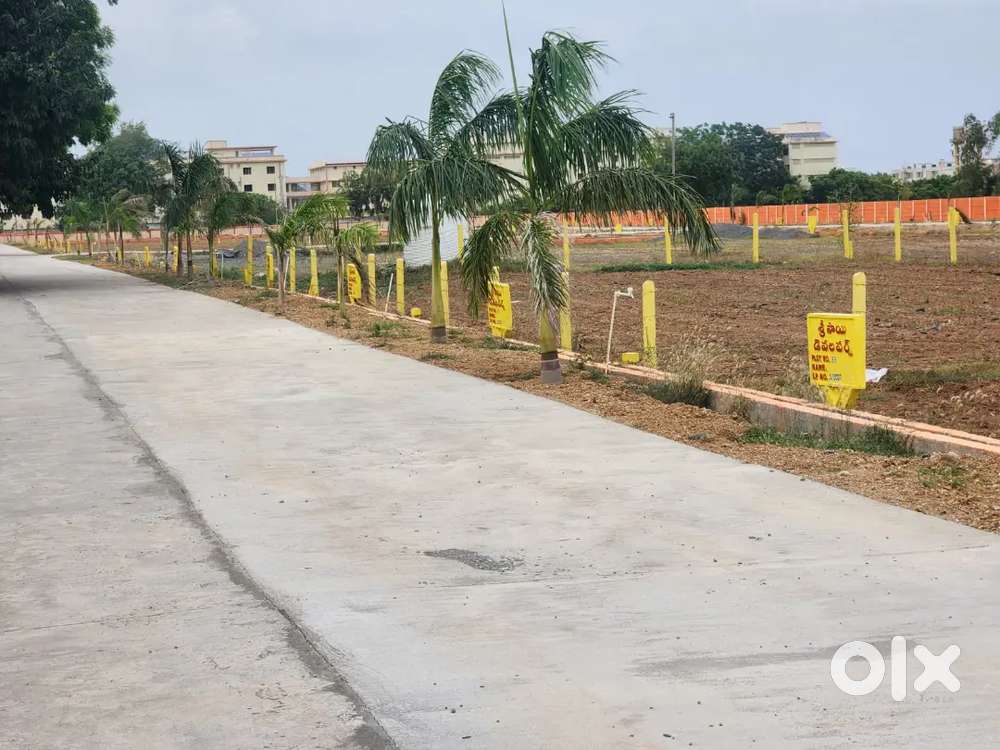 NAMBURU 166 SQ YARDS EAST FACING PLOT FOR SALE